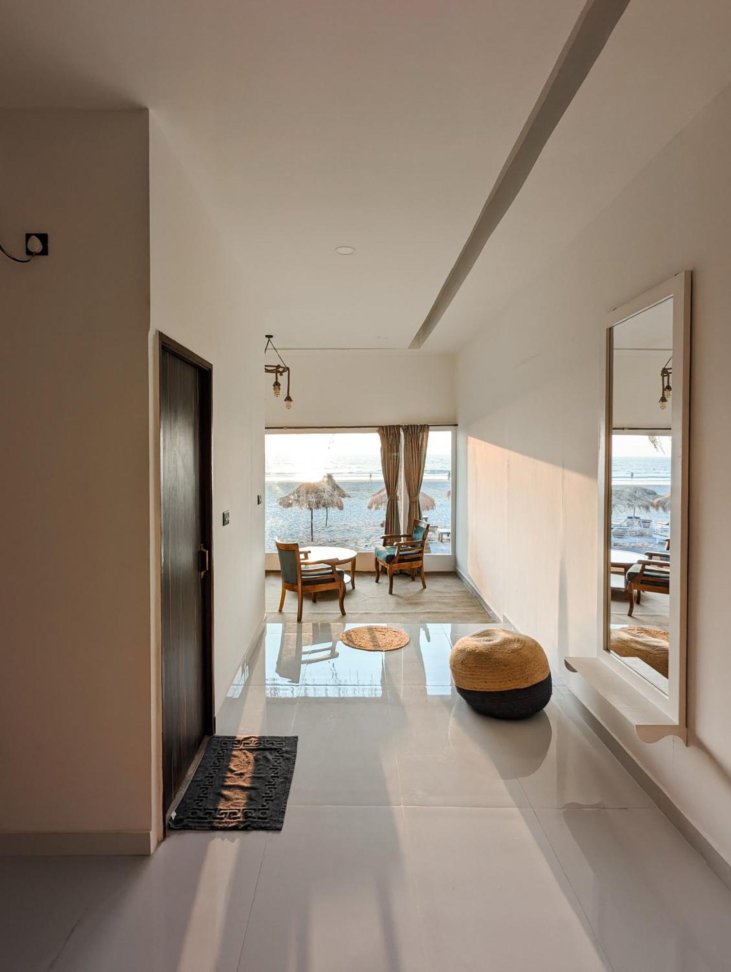 Aqua Beach Stays Ashwem Mandrem Extérieur photo