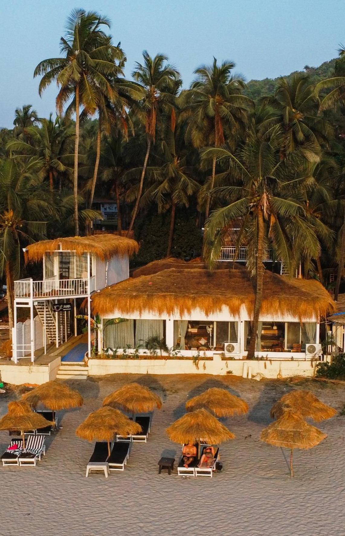 Aqua Beach Stays Ashwem Mandrem Extérieur photo