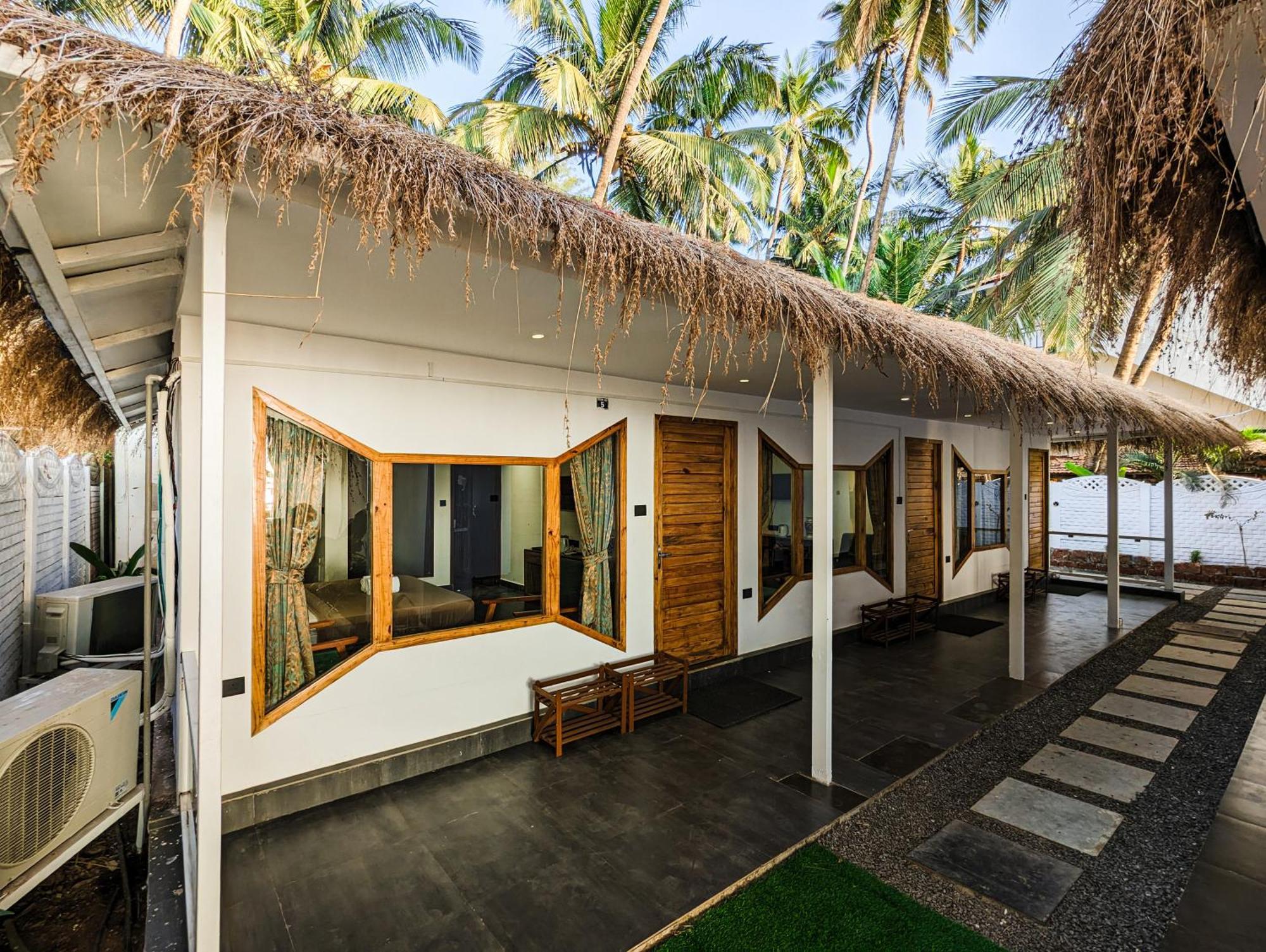 Aqua Beach Stays Ashwem Mandrem Extérieur photo