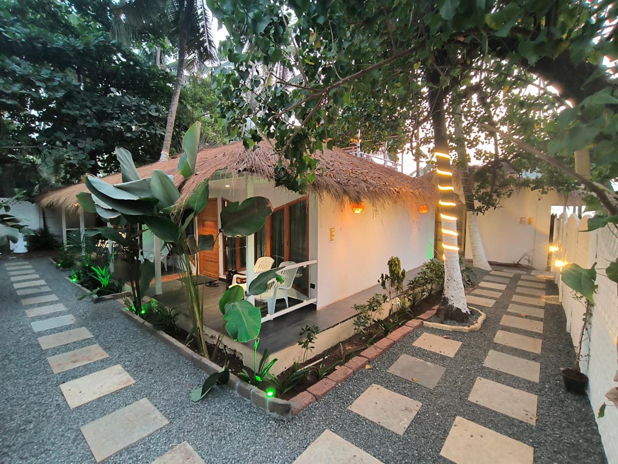 Aqua Beach Stays Ashwem Mandrem Extérieur photo