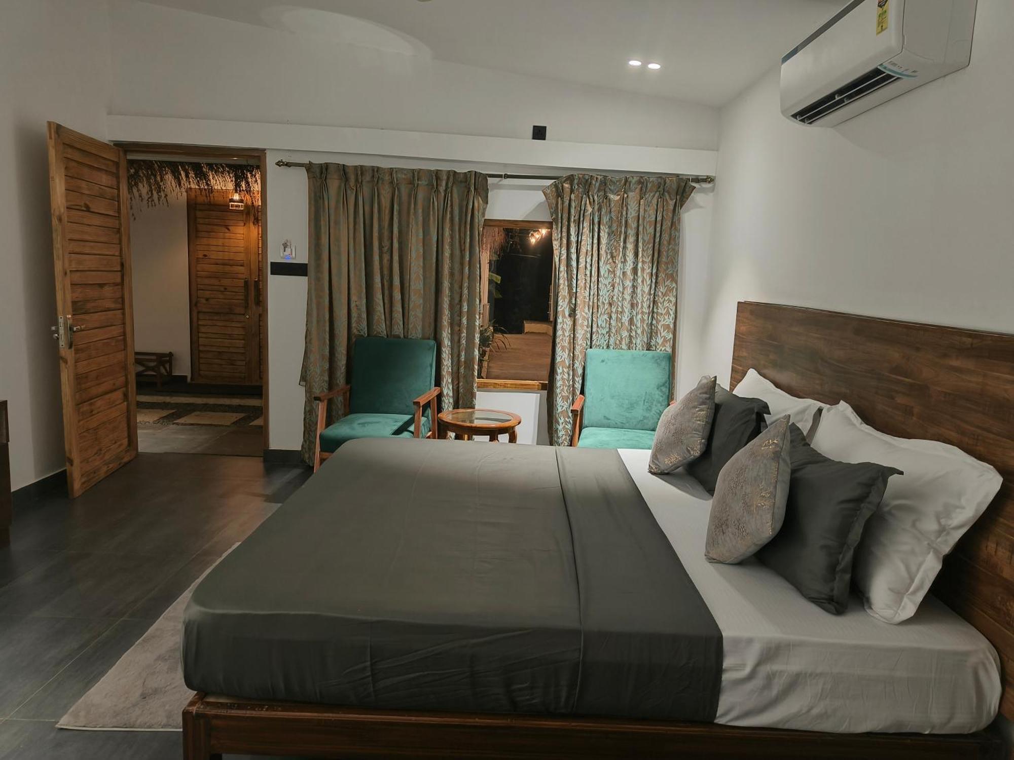 Aqua Beach Stays Ashwem Mandrem Extérieur photo
