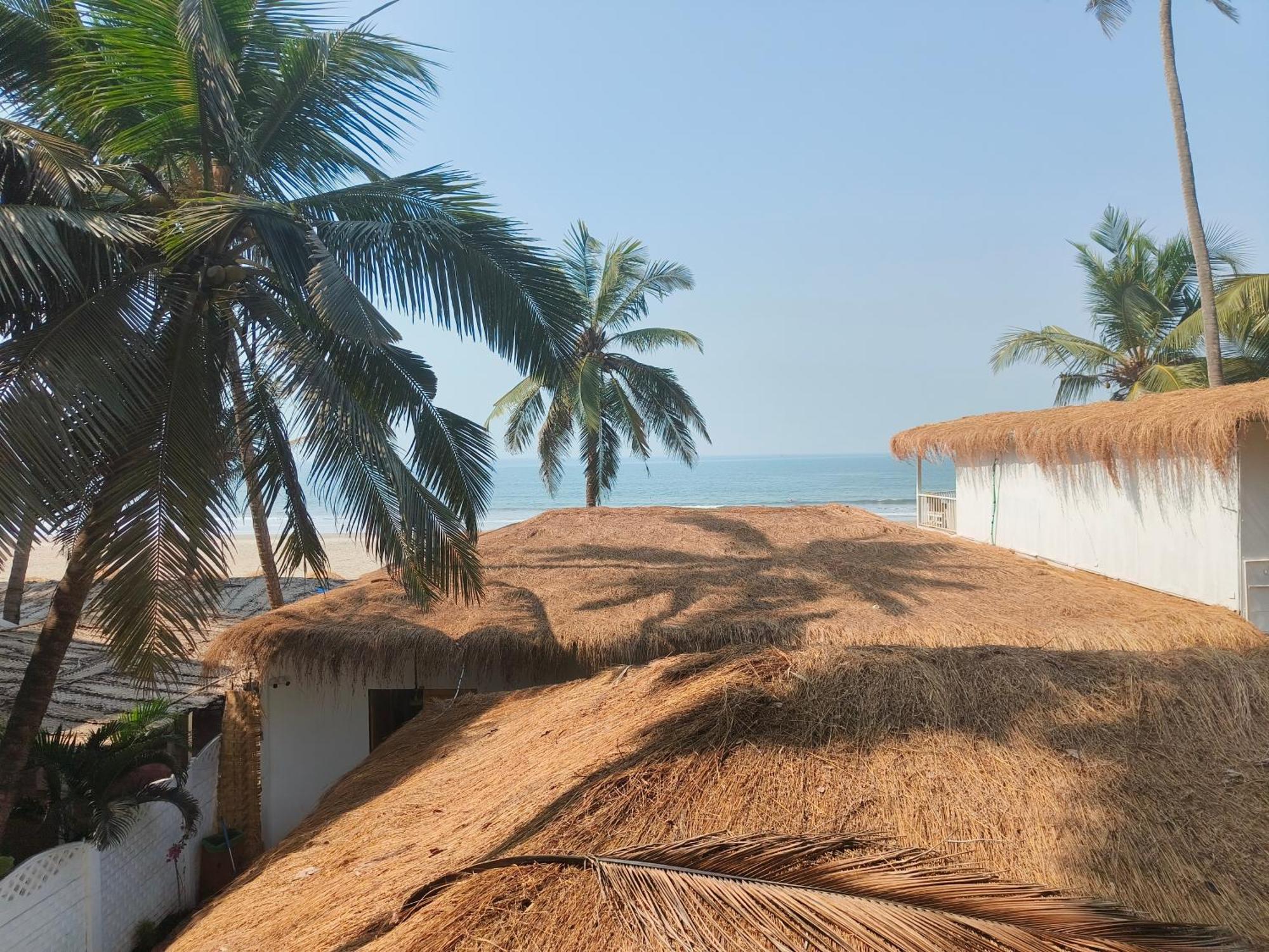 Aqua Beach Stays Ashwem Mandrem Extérieur photo