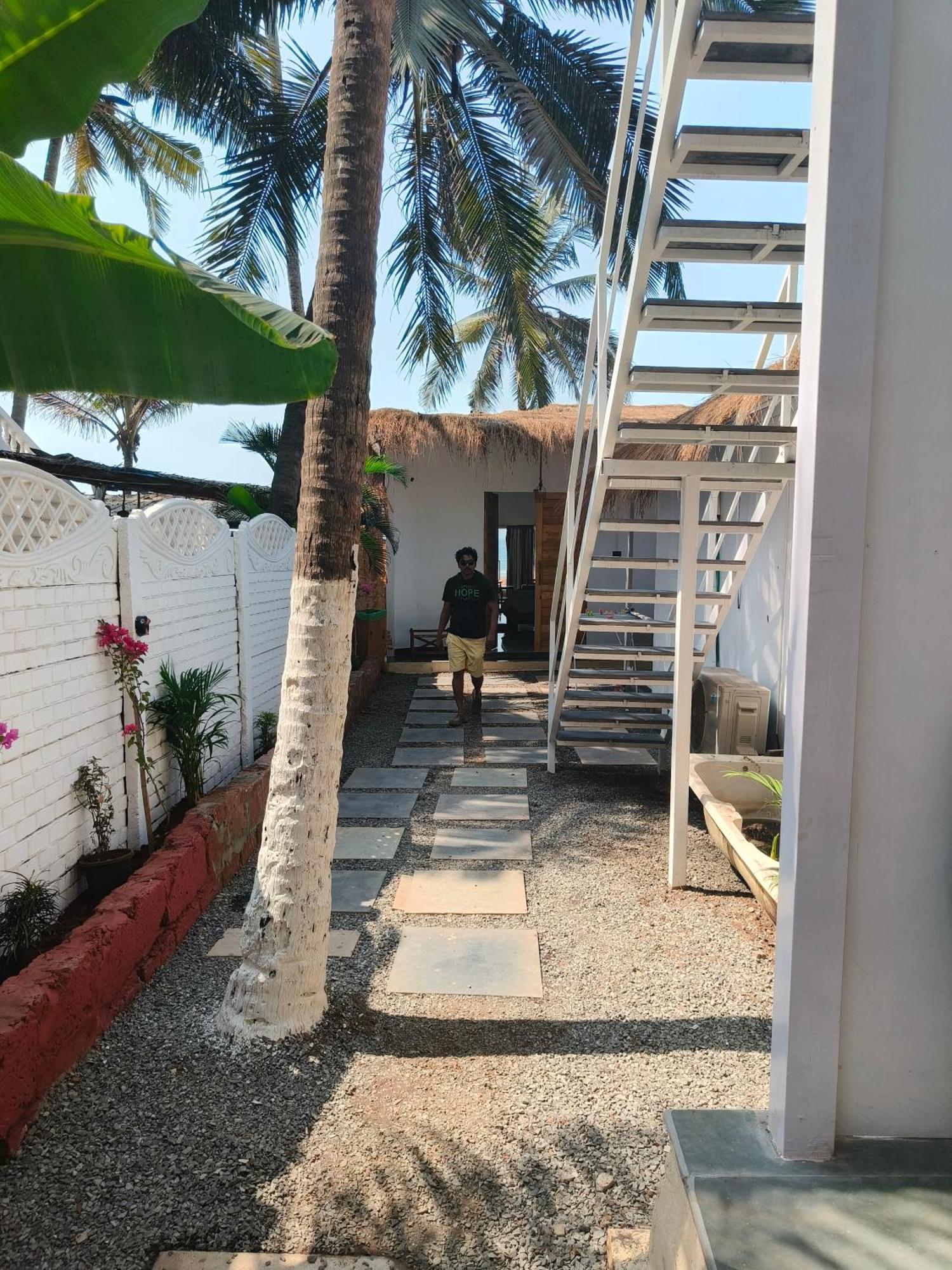 Aqua Beach Stays Ashwem Mandrem Extérieur photo