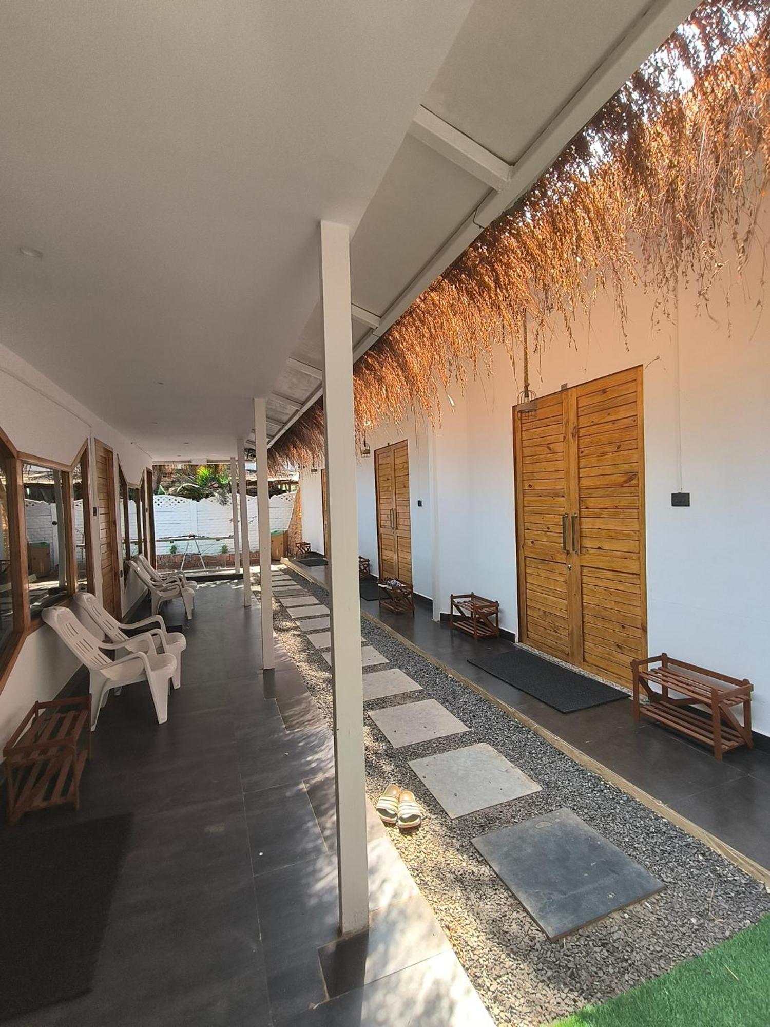 Aqua Beach Stays Ashwem Mandrem Extérieur photo