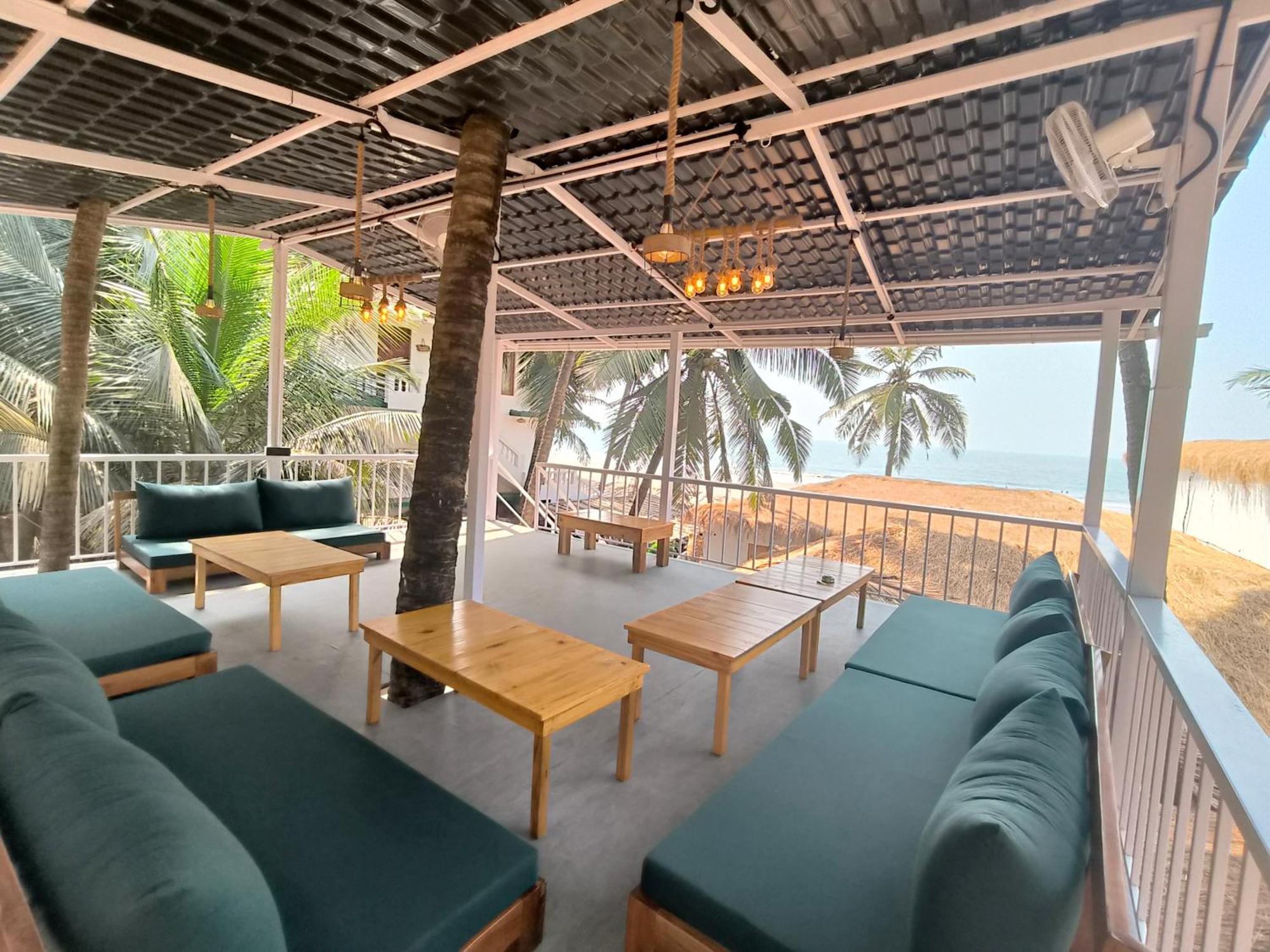 Aqua Beach Stays Ashwem Mandrem Extérieur photo