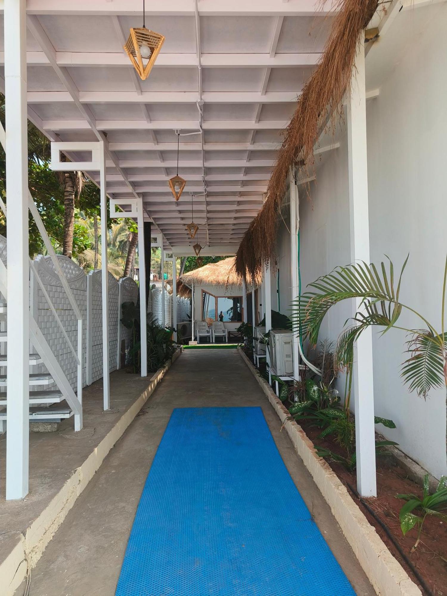 Aqua Beach Stays Ashwem Mandrem Extérieur photo