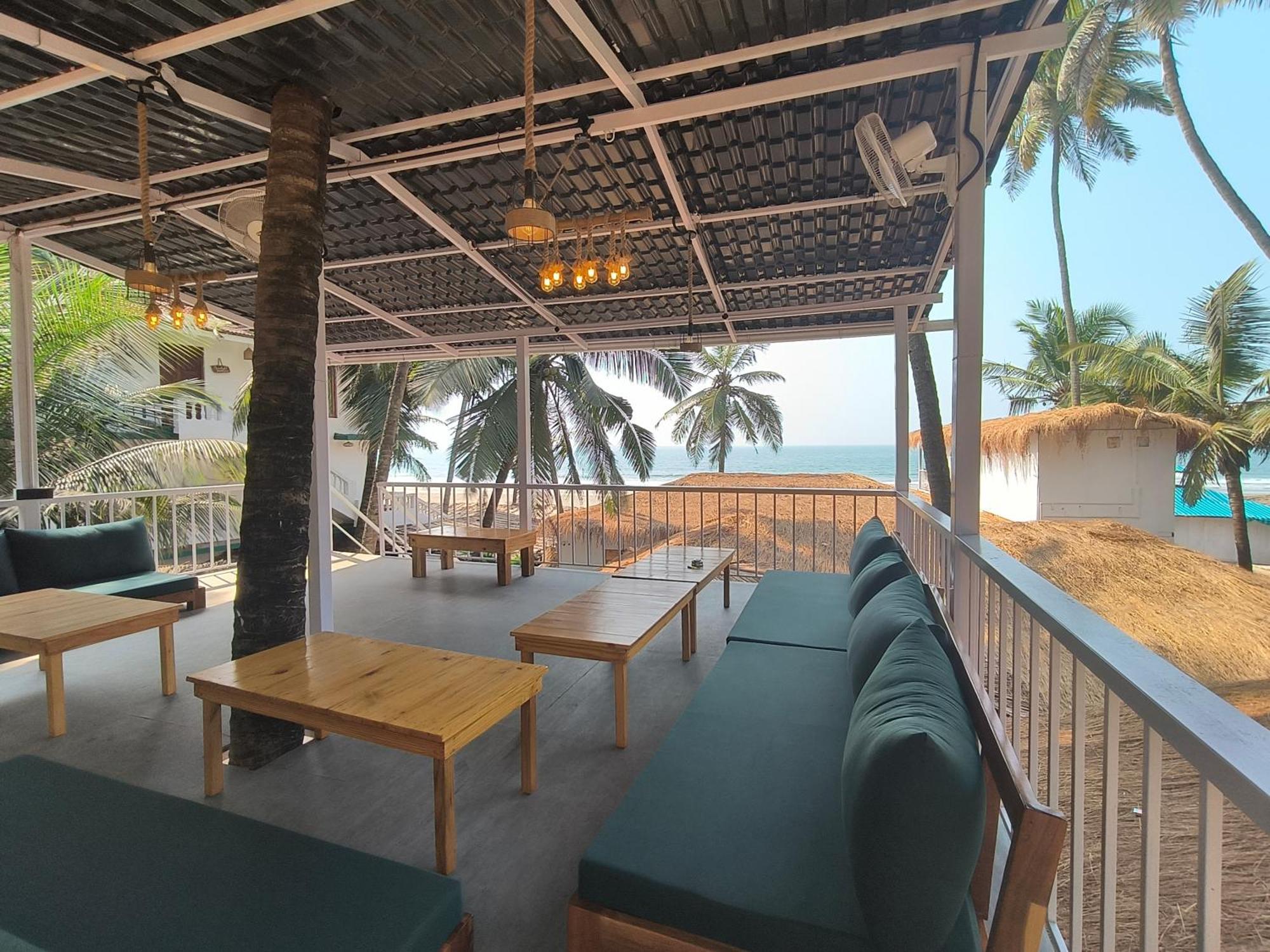 Aqua Beach Stays Ashwem Mandrem Extérieur photo