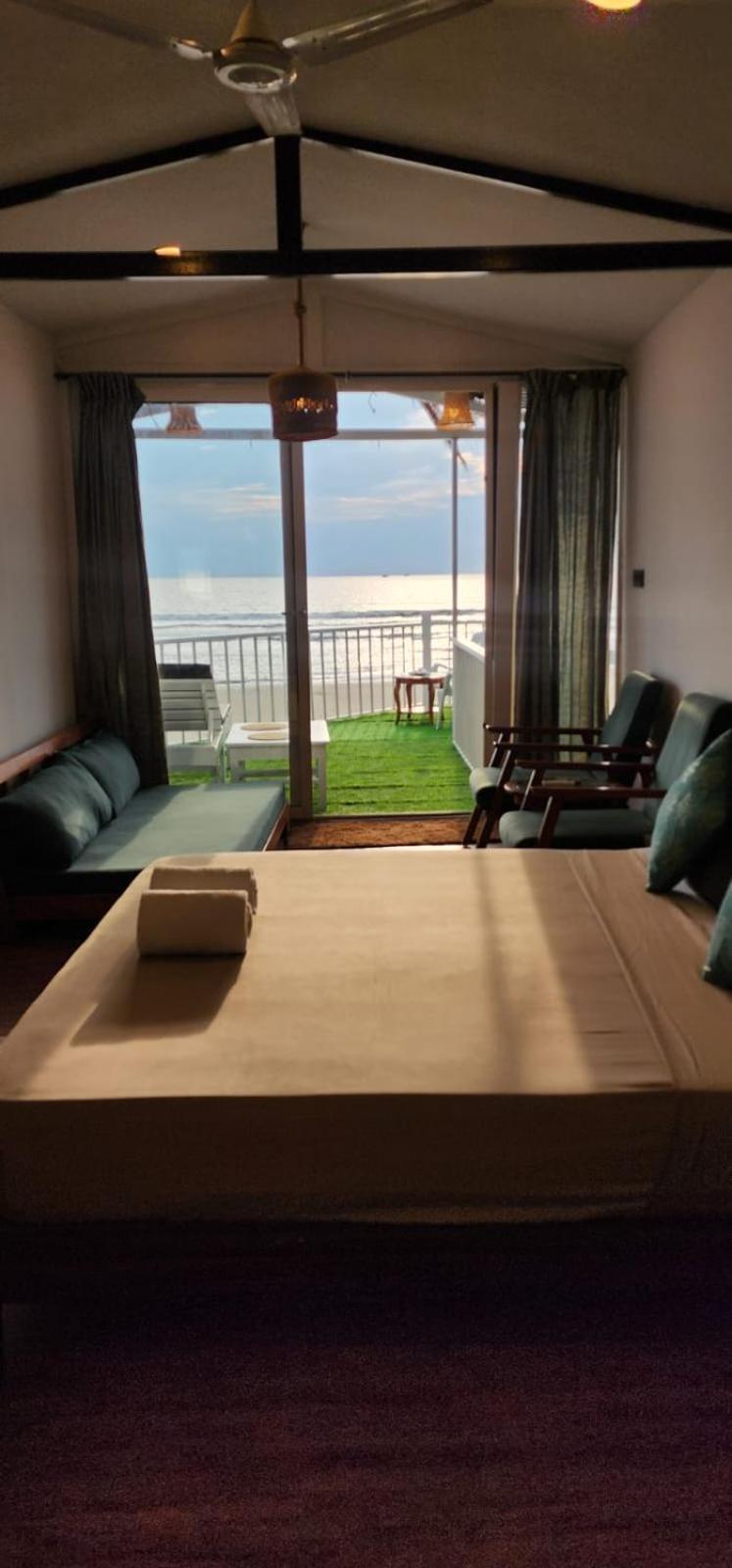 Aqua Beach Stays Ashwem Mandrem Extérieur photo