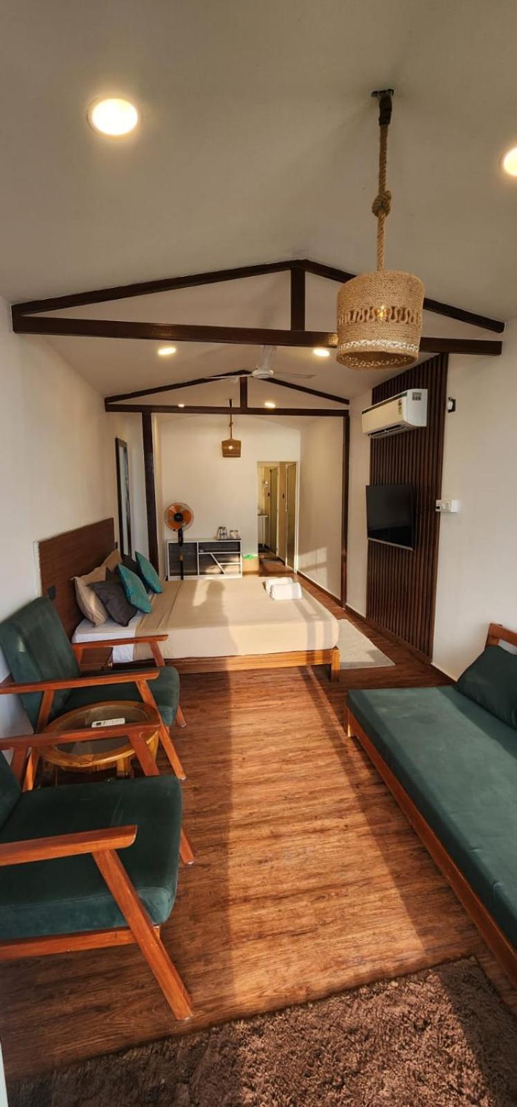 Aqua Beach Stays Ashwem Mandrem Extérieur photo