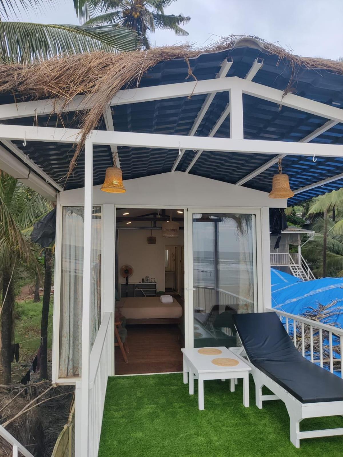 Aqua Beach Stays Ashwem Mandrem Extérieur photo